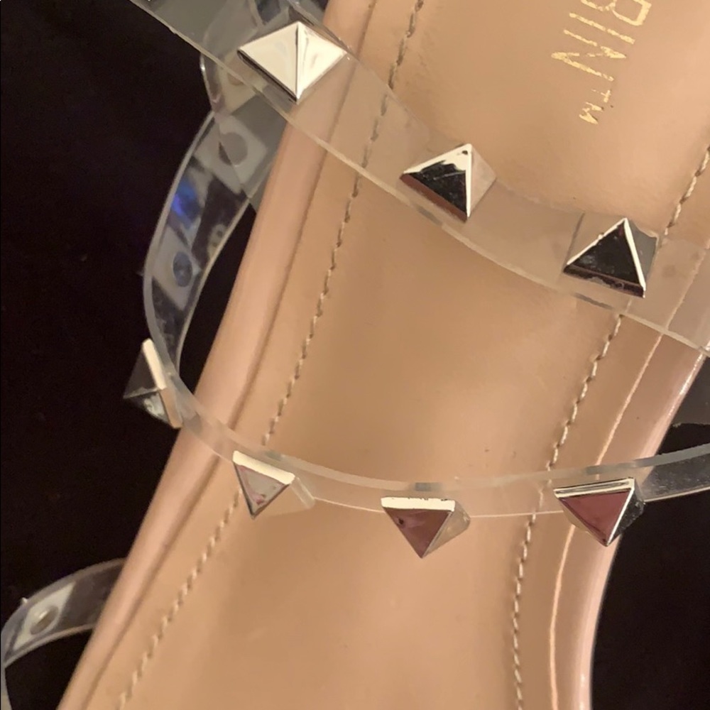 High heels - Picture 3 of 3